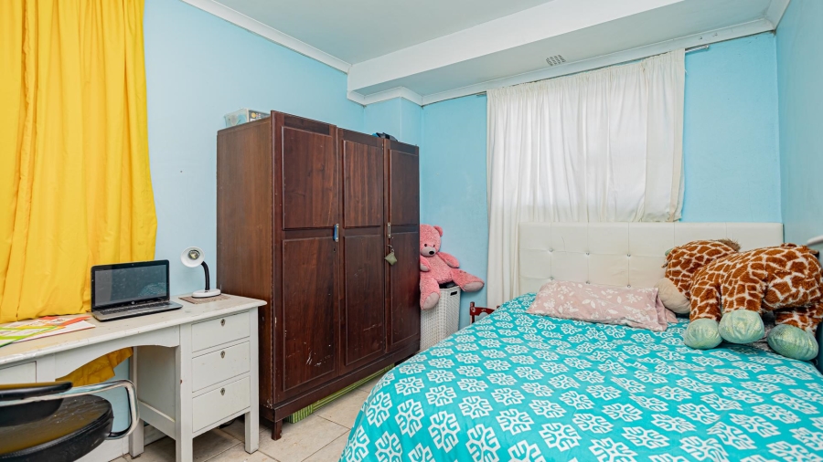 7 Bedroom Property for Sale in Plattekloof Western Cape